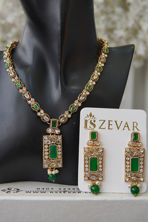 Antique Graceful Necklace Set