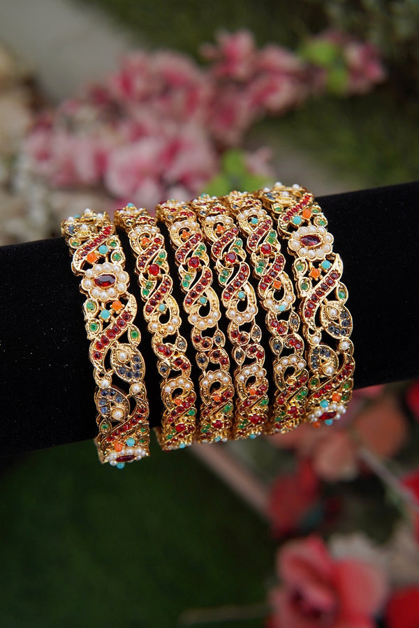 6 Pieces Stunning Gold Look Churi Karay Set