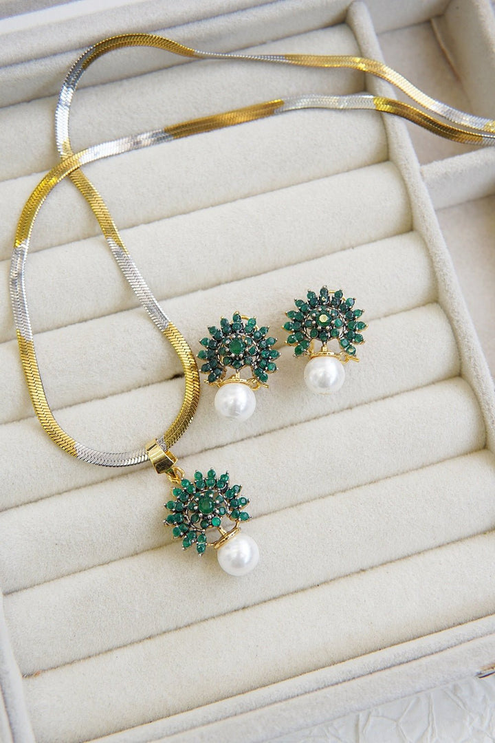 Cut Zirconia Gold Plated Locket Set - RS ZEVARS