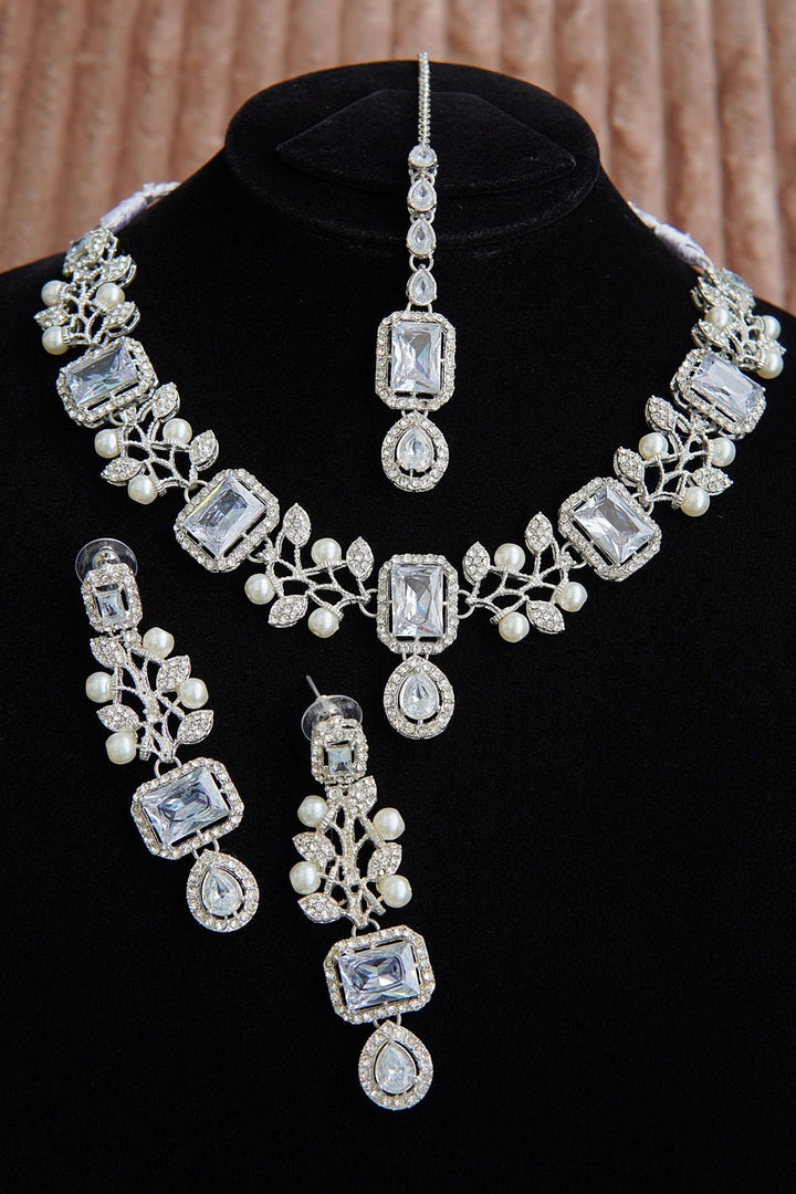 Zircones & Pearls Handmade Design Necklace Set - RS ZEVARS