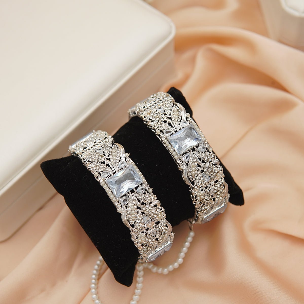Openable bangles deals
